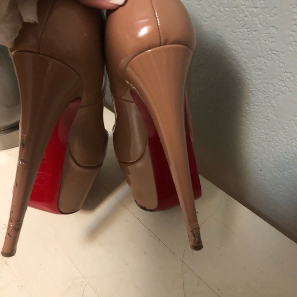 Louboutin Heels . Three years old and perfect . - Picture 5 of 6